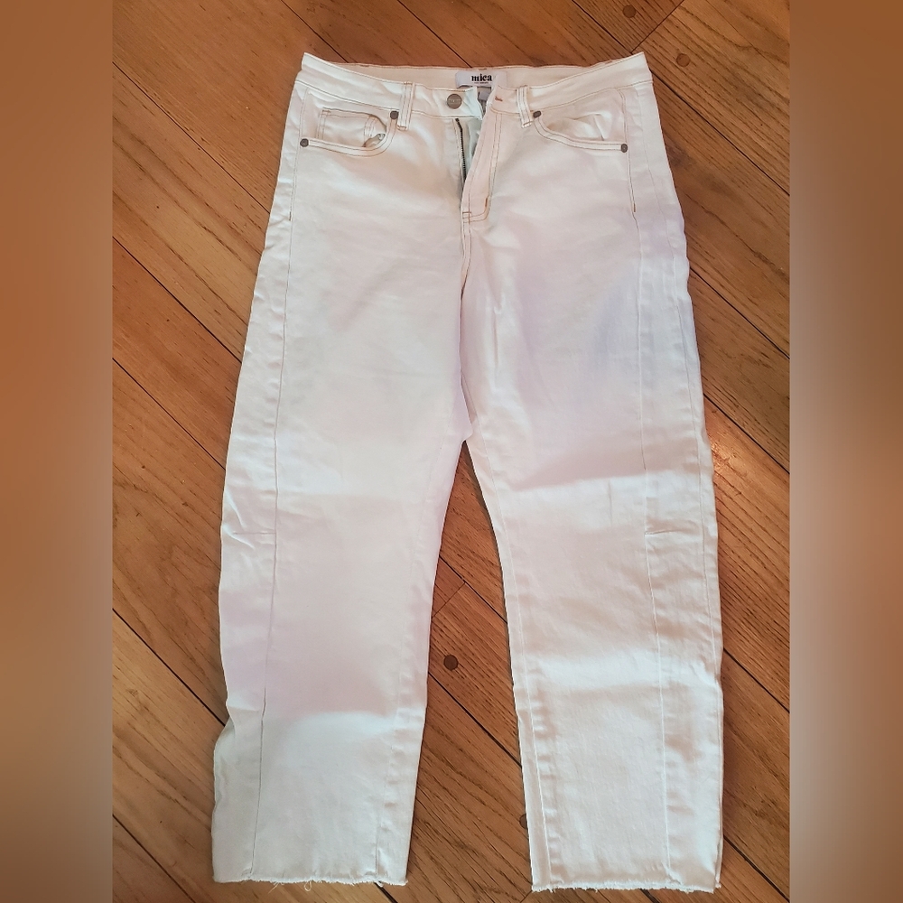MICA Women's White Jeans 28